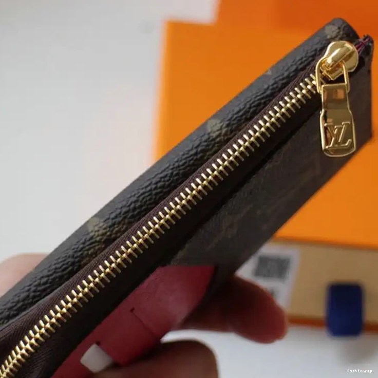 Fashionrepsfam ru LV Bags 207B570023 0710